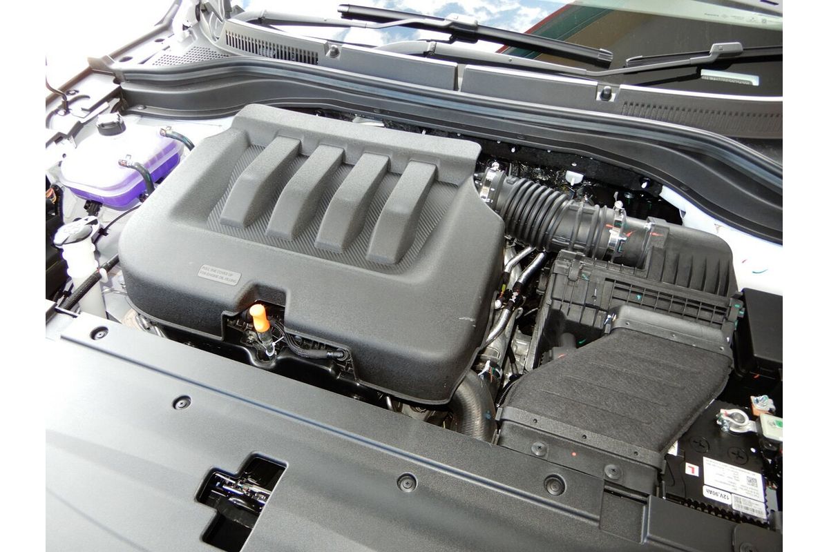 2025 Mahindra XUV700 AX7L