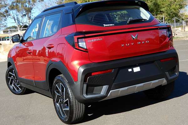 2025 Mahindra XUV 3XO AX7L
