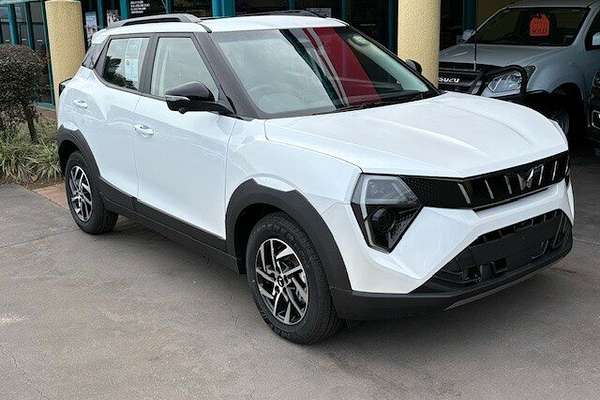 2025 Mahindra XUV 3XO AX5L