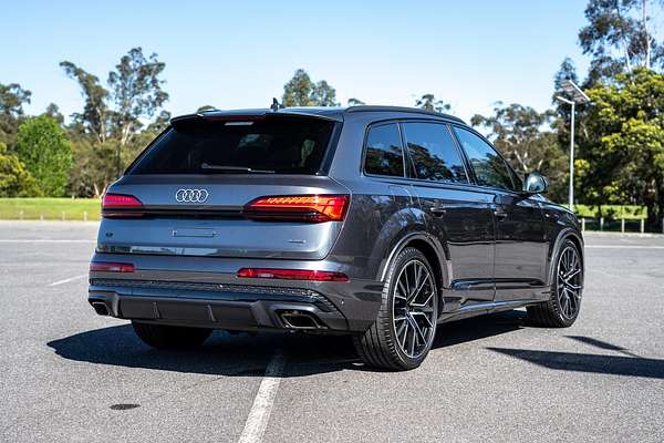 2024 Audi Q7 55 TFSI S line 4M