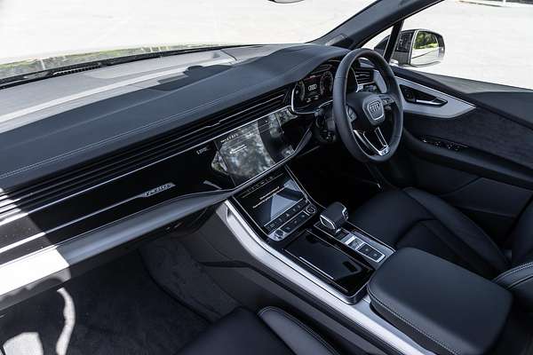 2024 Audi Q7 55 TFSI S line 4M