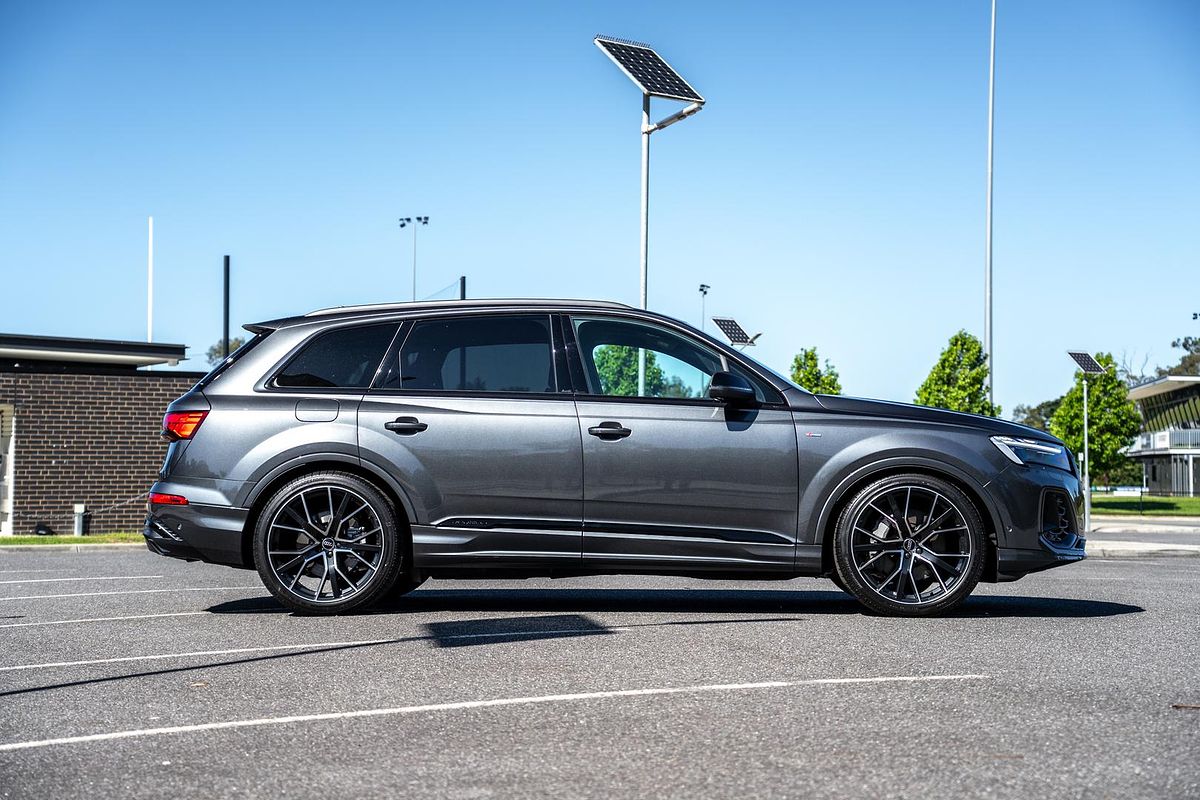 2024 Audi Q7 55 TFSI S line 4M