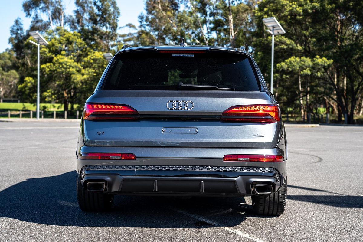 2024 Audi Q7 55 TFSI S line 4M