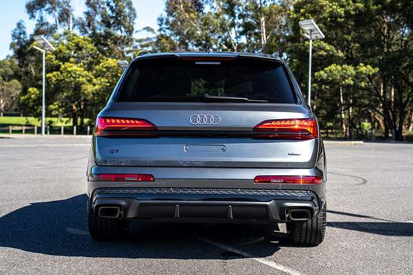 2024 Audi Q7 55 TFSI S line 4M