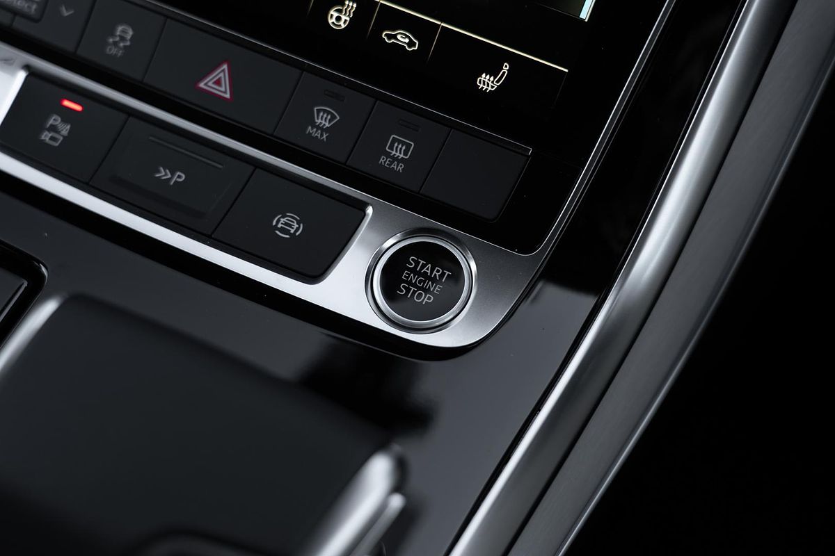 2024 Audi Q7 55 TFSI S line 4M