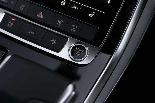 2024 Audi Q7 55 TFSI S line 4M