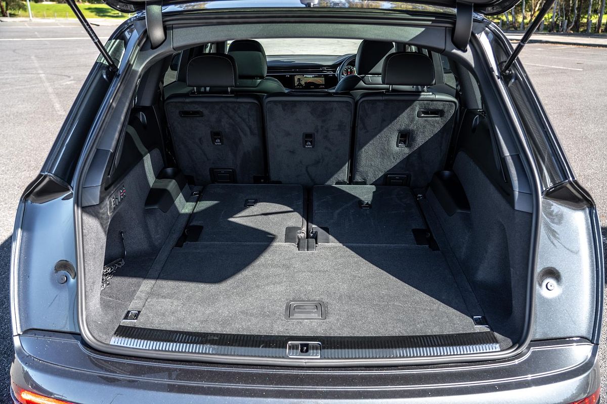 2024 Audi Q7 55 TFSI S line 4M