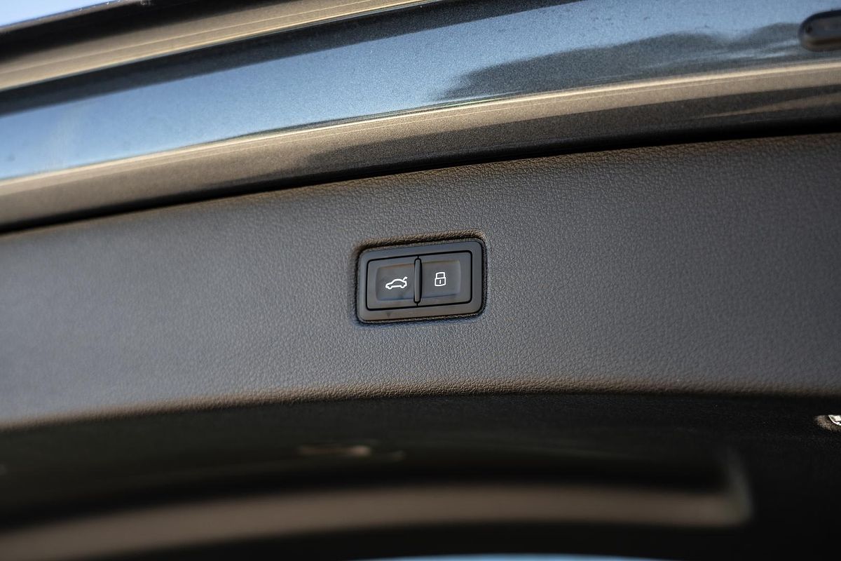 2024 Audi Q7 55 TFSI S line 4M