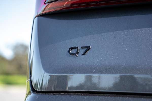 2024 Audi Q7 55 TFSI S line 4M