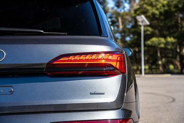 2024 Audi Q7 55 TFSI S line 4M
