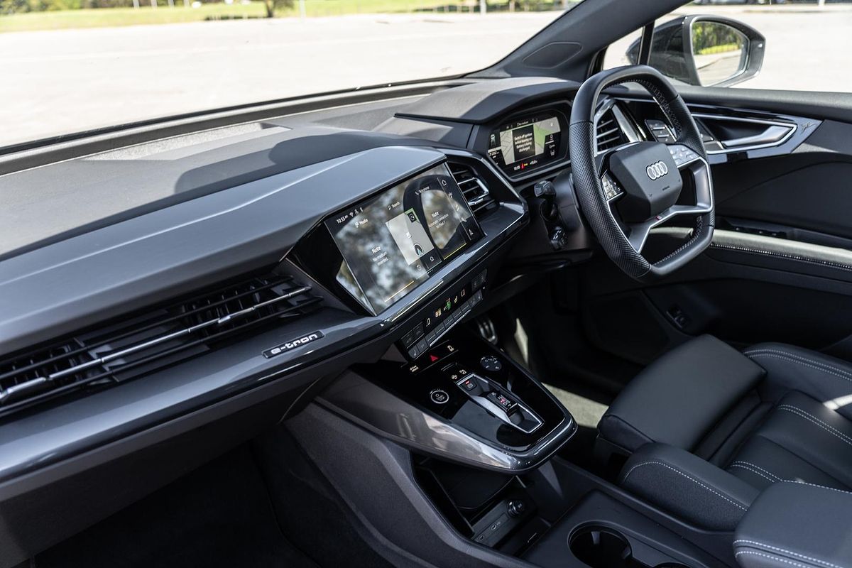 2024 Audi Q4 e-tron 55 F4