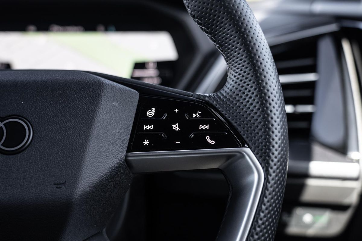 2024 Audi Q4 e-tron 55 F4