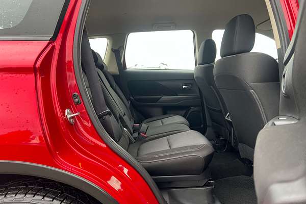 2020 Mitsubishi Outlander ES ZL