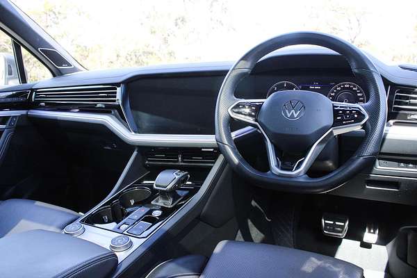 2022 Volkswagen Touareg 210TDI R-Line CR