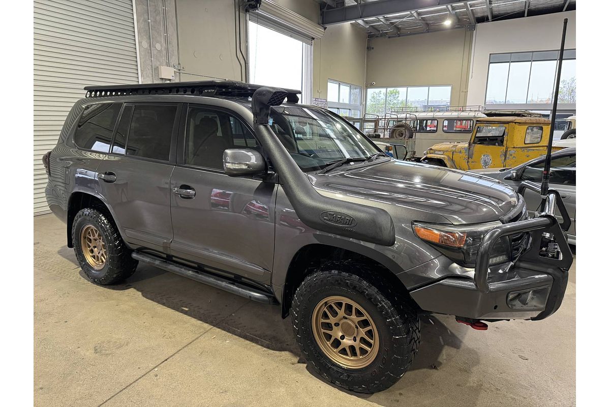 2013 Toyota Landcruiser Sahara VDJ200R