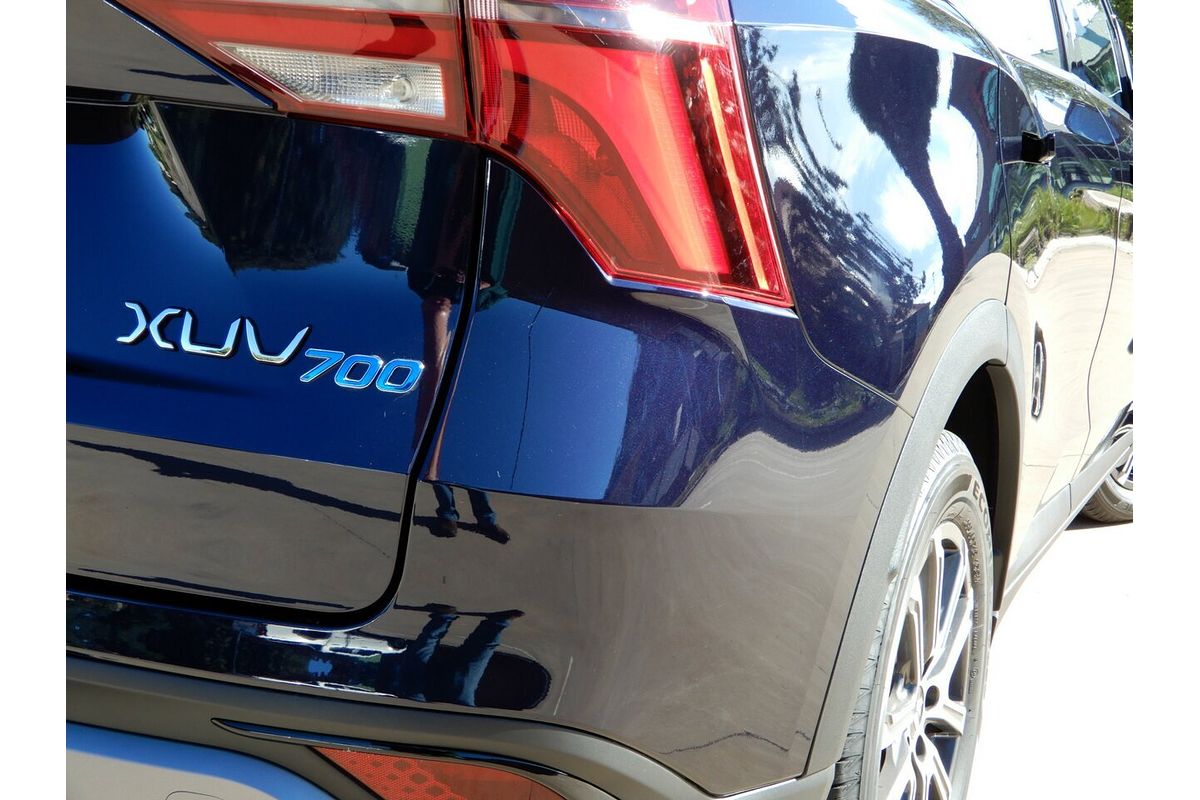 2025 Mahindra XUV700 AX7L