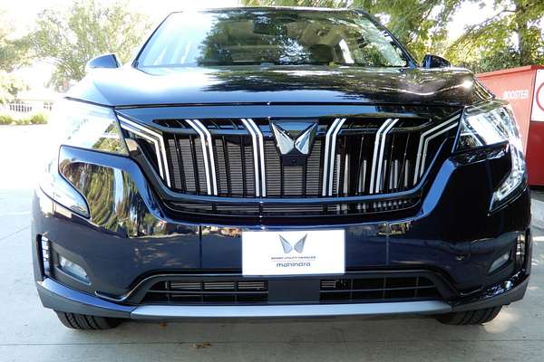 2025 Mahindra XUV700 AX7L