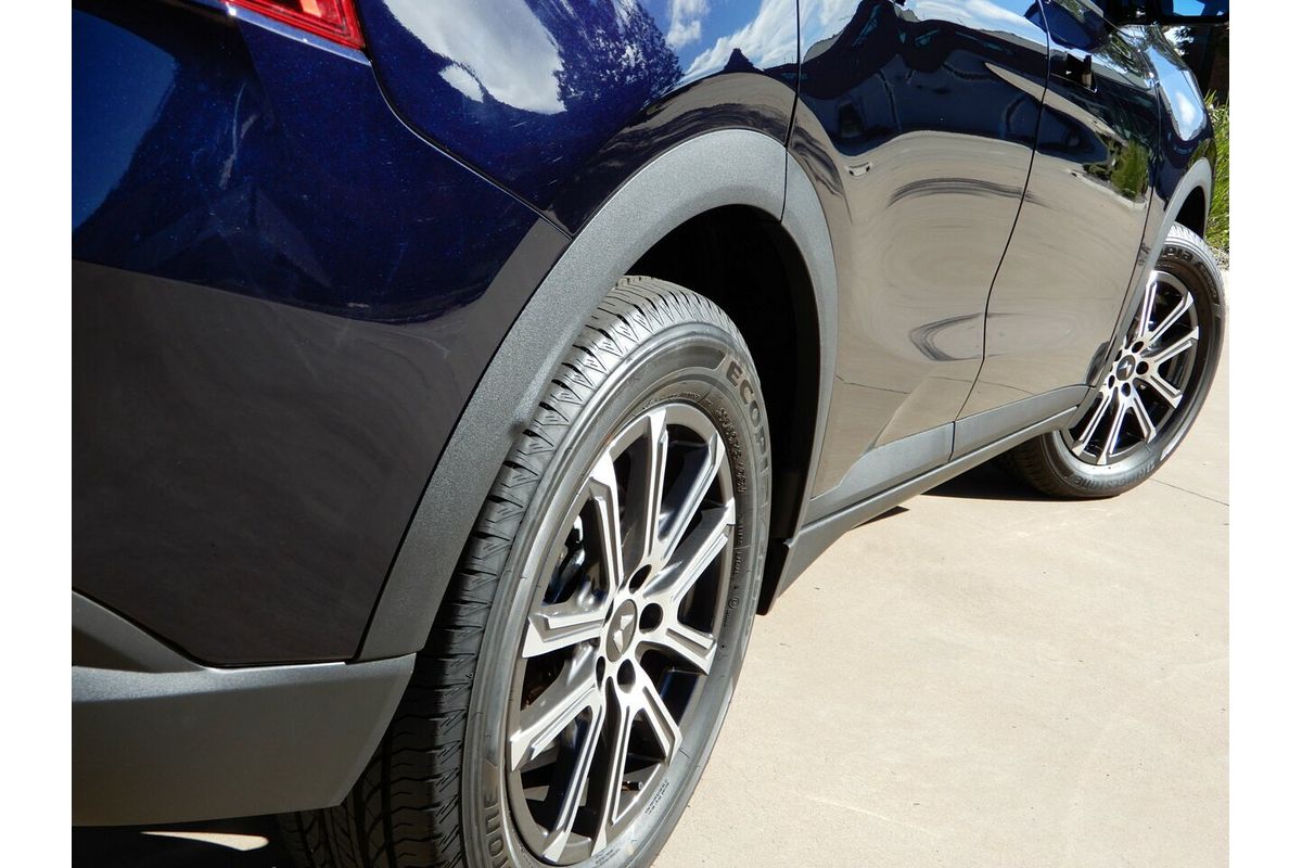 2025 Mahindra XUV700 AX7L