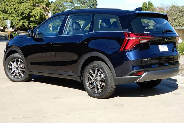 2025 Mahindra XUV700 AX7L