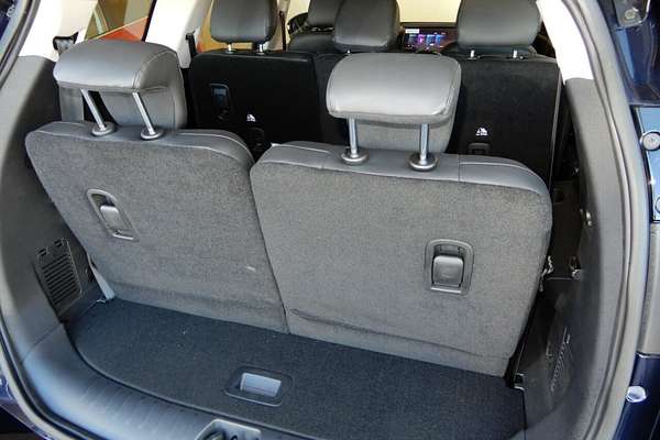 2025 Mahindra XUV700 AX7L