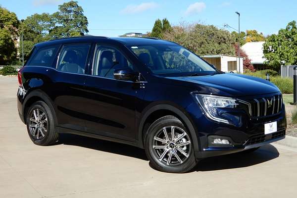 2025 Mahindra XUV700 AX7L