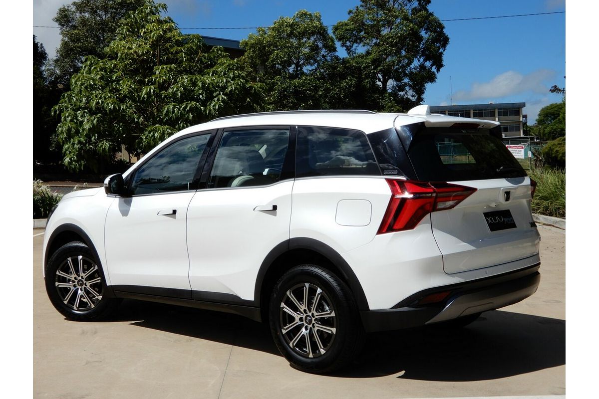 2025 Mahindra XUV700 AX7L