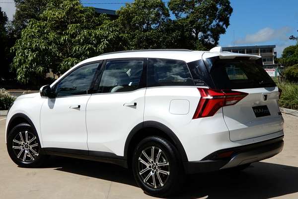2025 Mahindra XUV700 AX7L