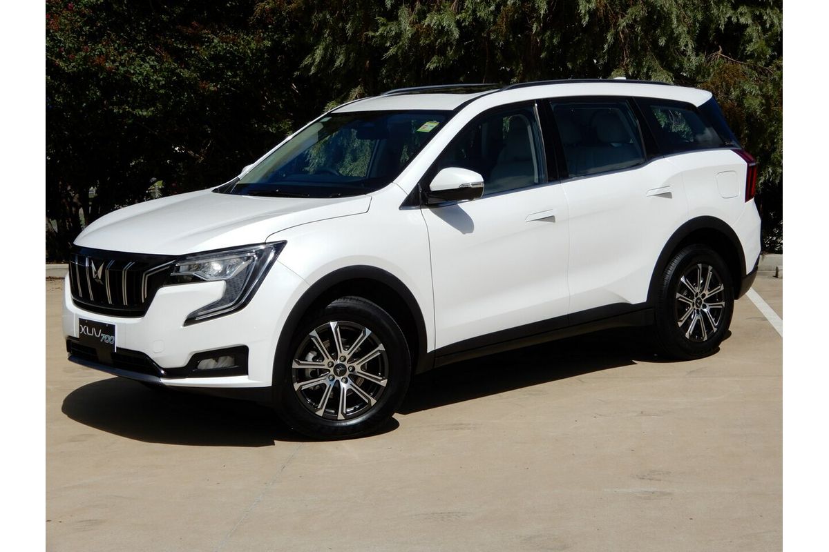 2025 Mahindra XUV700 AX7L