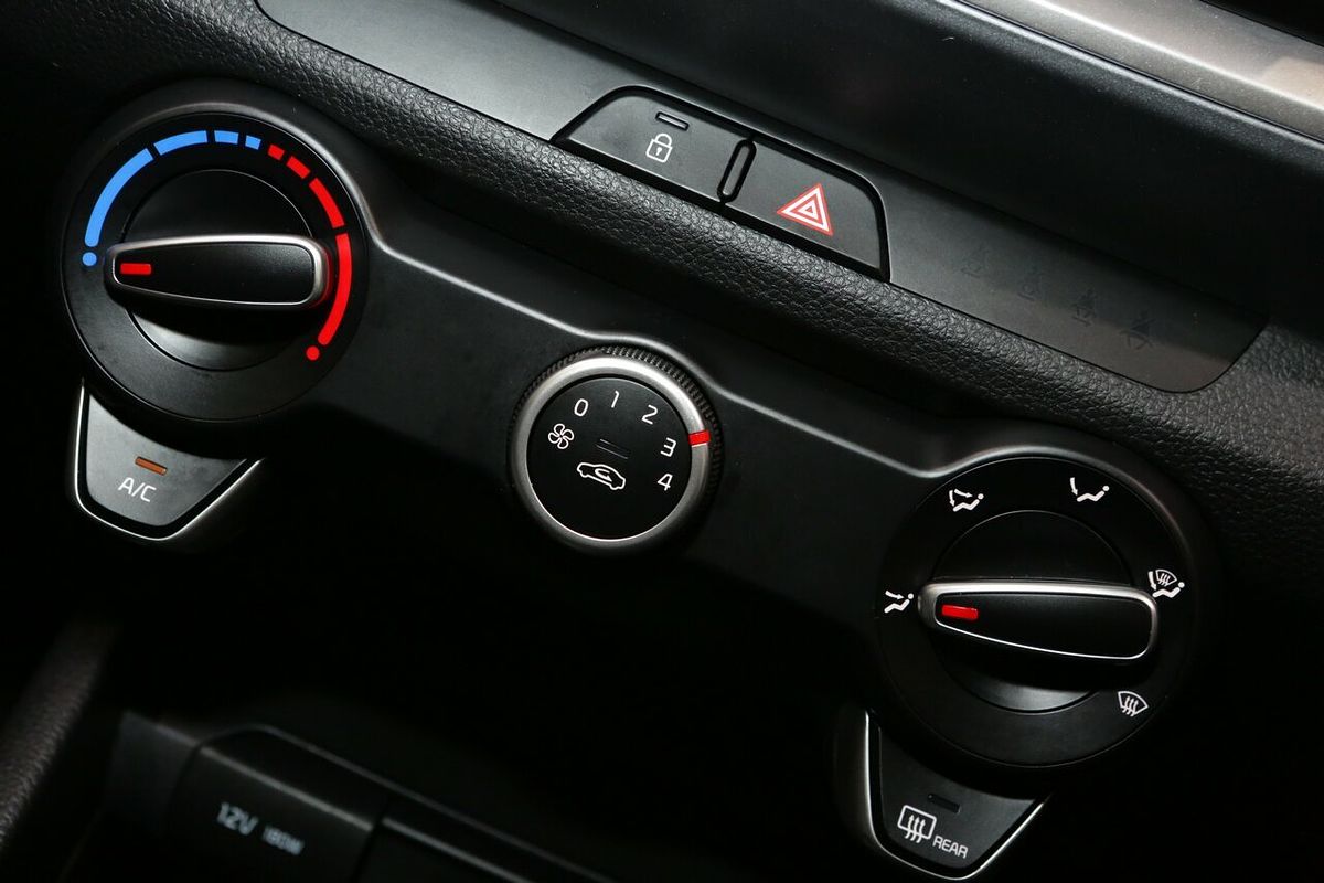 2024 Kia Stonic S YB