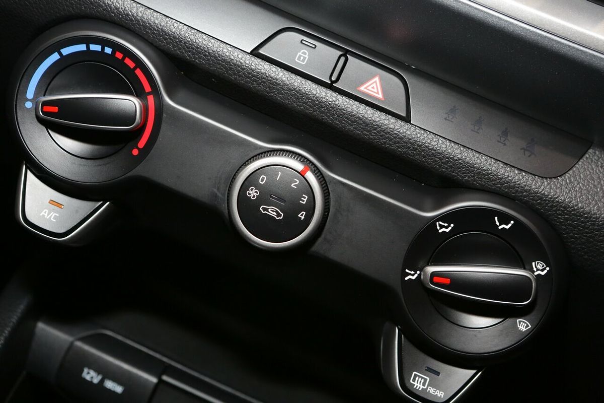 2024 Kia Stonic S YB