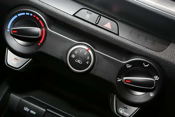 2024 Kia Stonic S YB