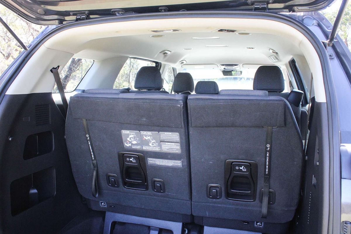 2023 Kia Carnival S KA4