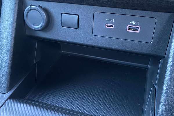 2025 Mitsubishi Triton GLX MV 4X4