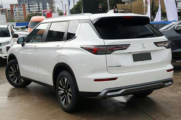 2025 Mitsubishi Outlander LS ZM