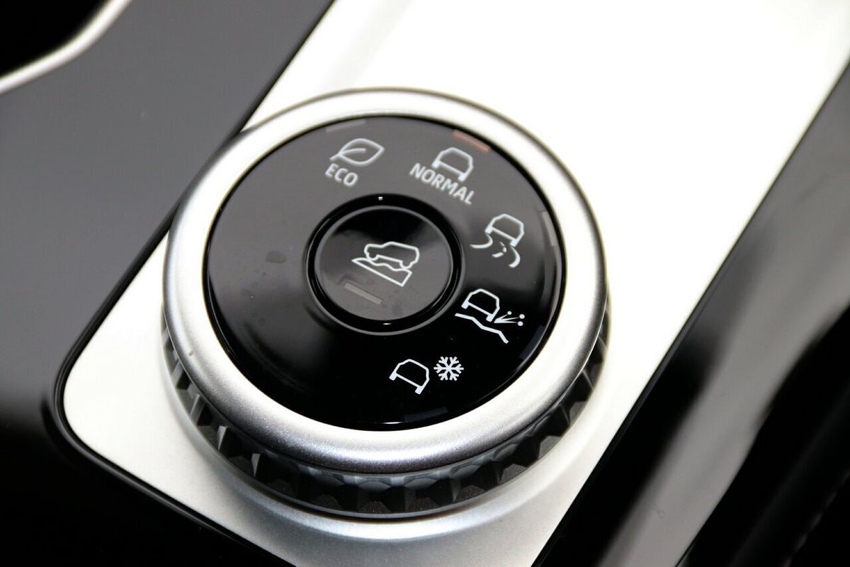 2025 Mitsubishi Outlander LS ZM