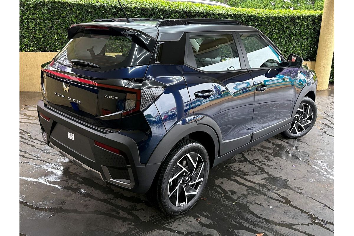 2025 Mahindra XUV 3XO AX7L