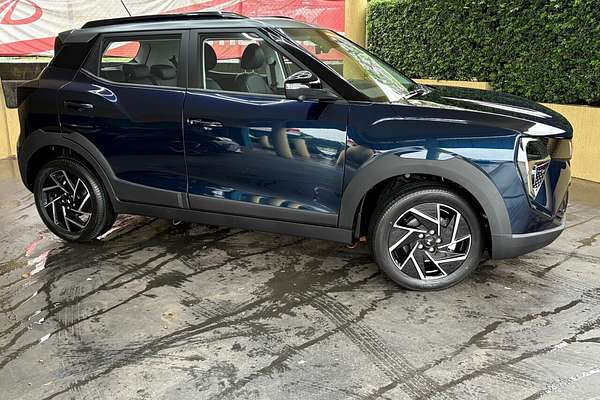 2025 Mahindra XUV 3XO AX7L
