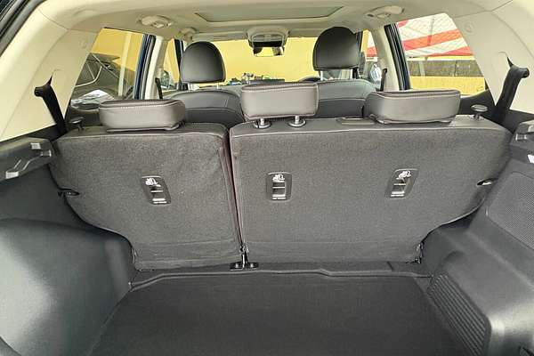 2025 Mahindra XUV 3XO AX7L