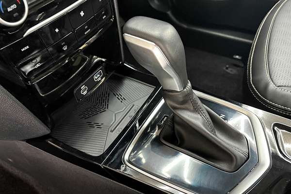 2025 Mahindra XUV 3XO AX7L