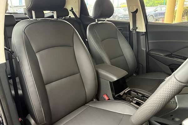 2025 Mahindra XUV 3XO AX7L