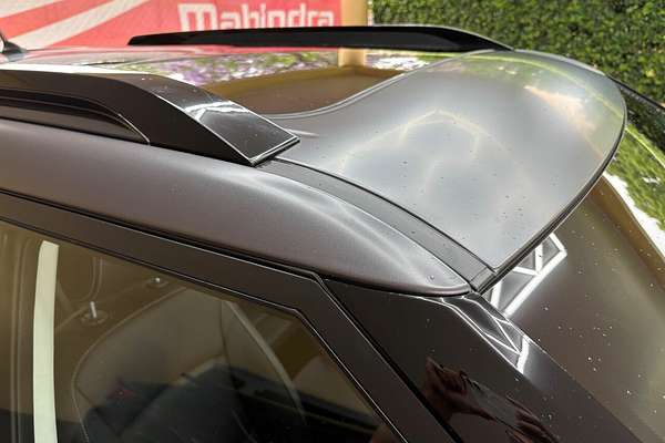 2025 Mahindra XUV 3XO AX7L