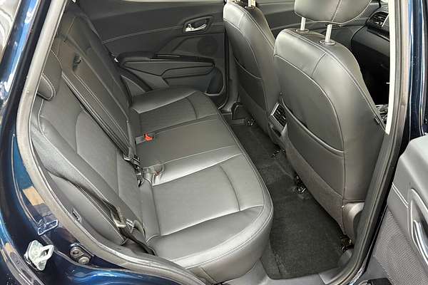 2025 Mahindra XUV 3XO AX7L