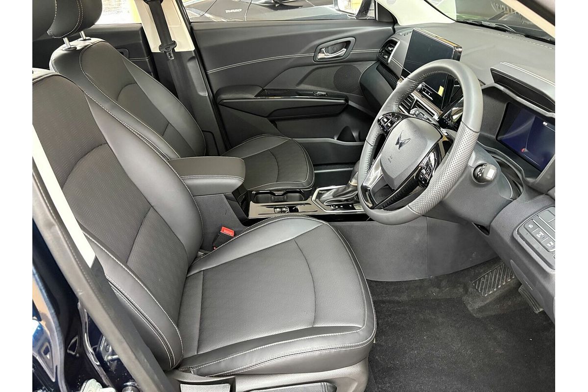 2025 Mahindra XUV 3XO AX7L