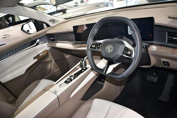 2025 MG QS Essence IS31