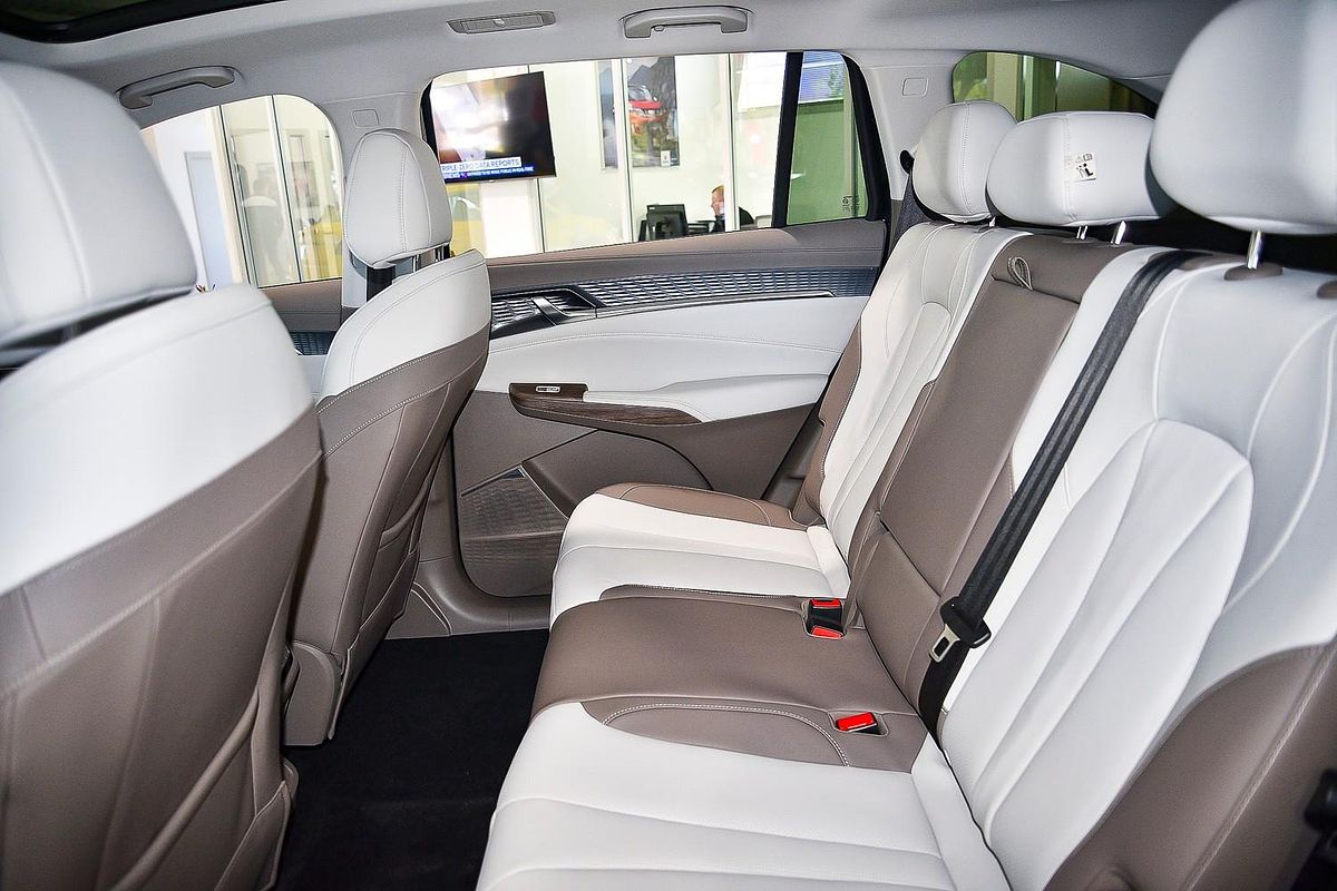 2025 MG QS Essence IS31