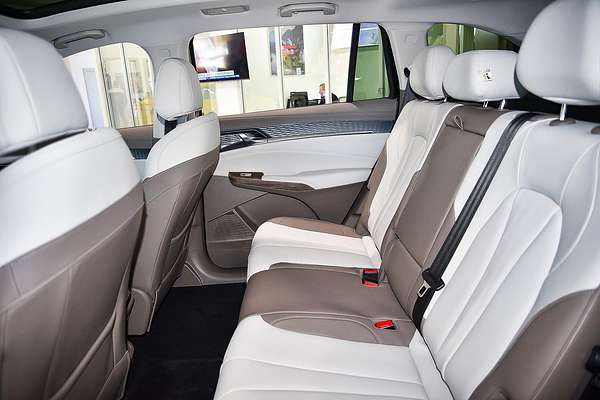 2025 MG QS Essence IS31