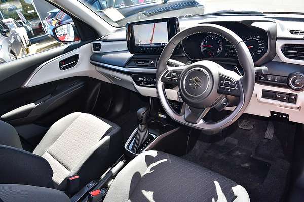 2025 Suzuki Swift Hybrid GLX UZ