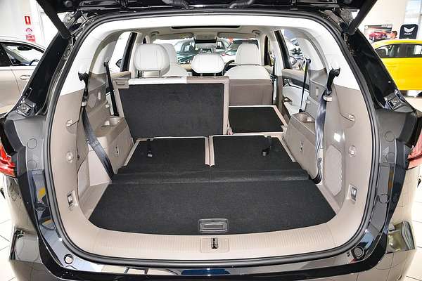 2025 MG QS Essence IS31