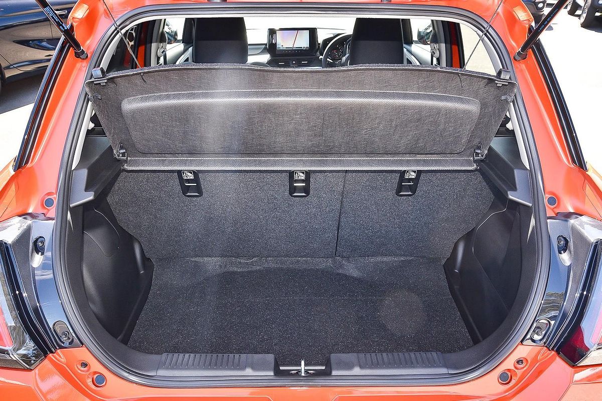 2025 Suzuki Swift Hybrid GLX UZ