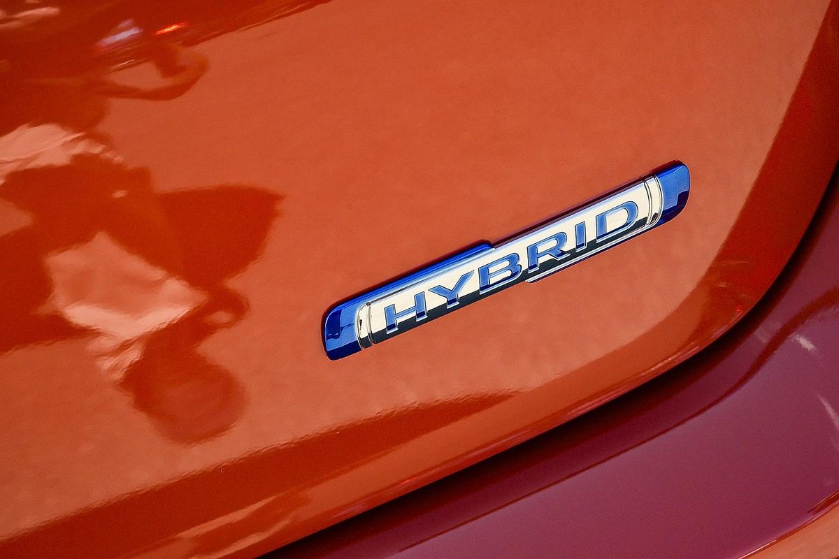 2025 Suzuki Swift Hybrid GLX UZ